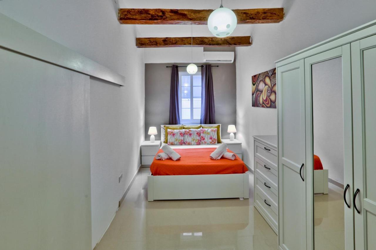 Charming Valletta 1 Bedroom Apartment Off Republic Street Sleeps 4 Εξωτερικό φωτογραφία