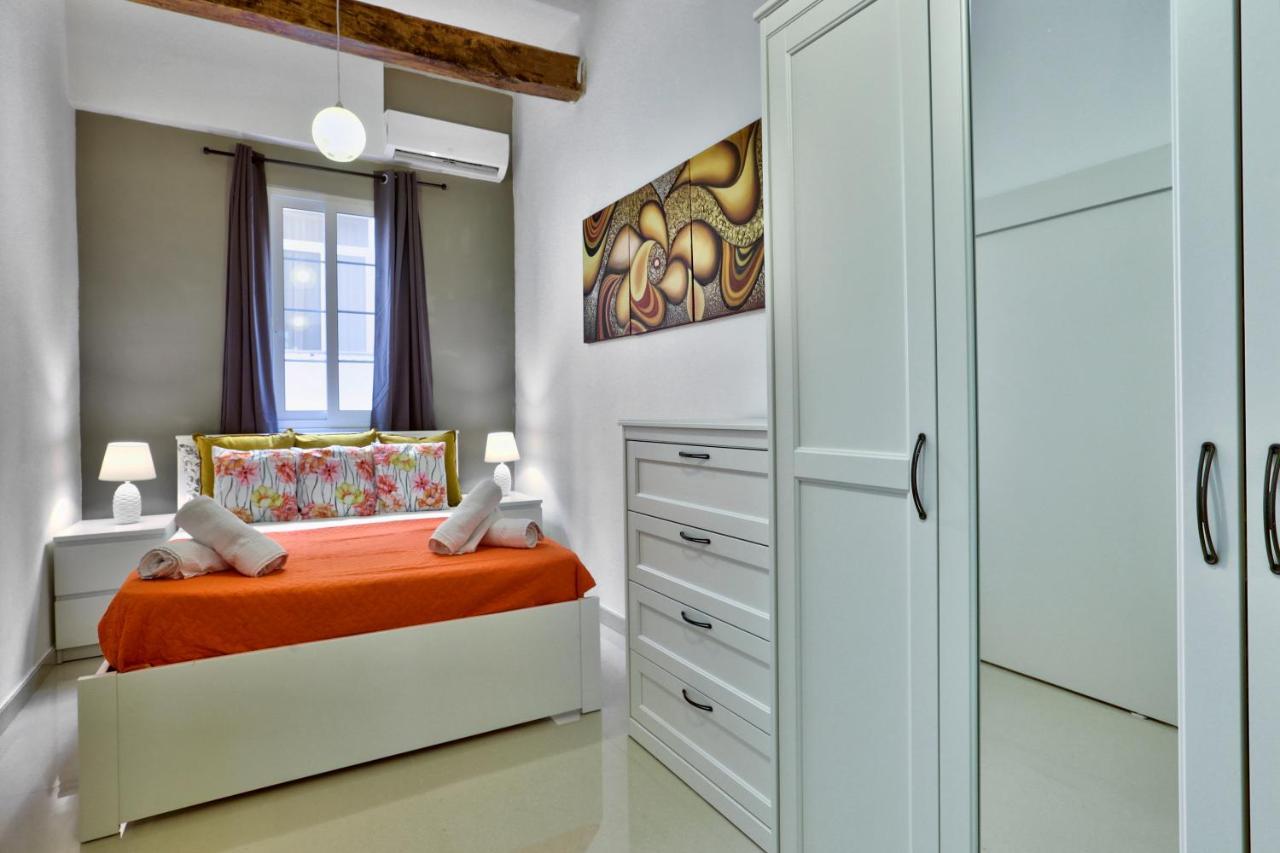 Charming Valletta 1 Bedroom Apartment Off Republic Street Sleeps 4 Εξωτερικό φωτογραφία