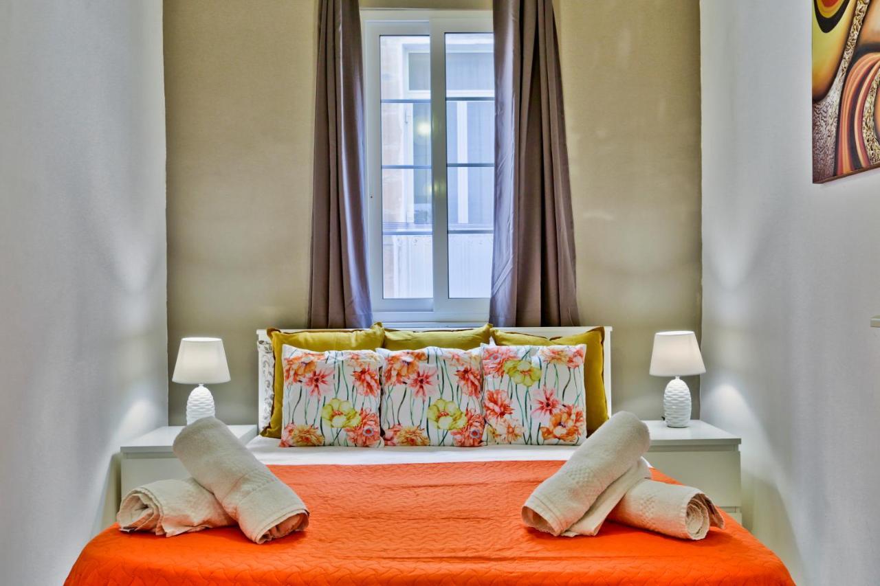 Charming Valletta 1 Bedroom Apartment Off Republic Street Sleeps 4 Εξωτερικό φωτογραφία