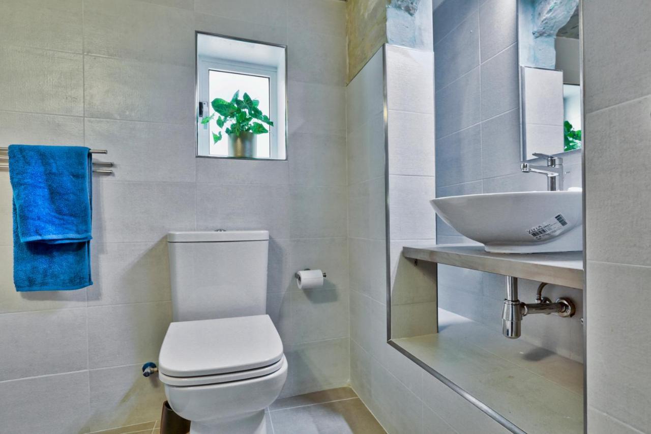 Charming Valletta 1 Bedroom Apartment Off Republic Street Sleeps 4 Εξωτερικό φωτογραφία